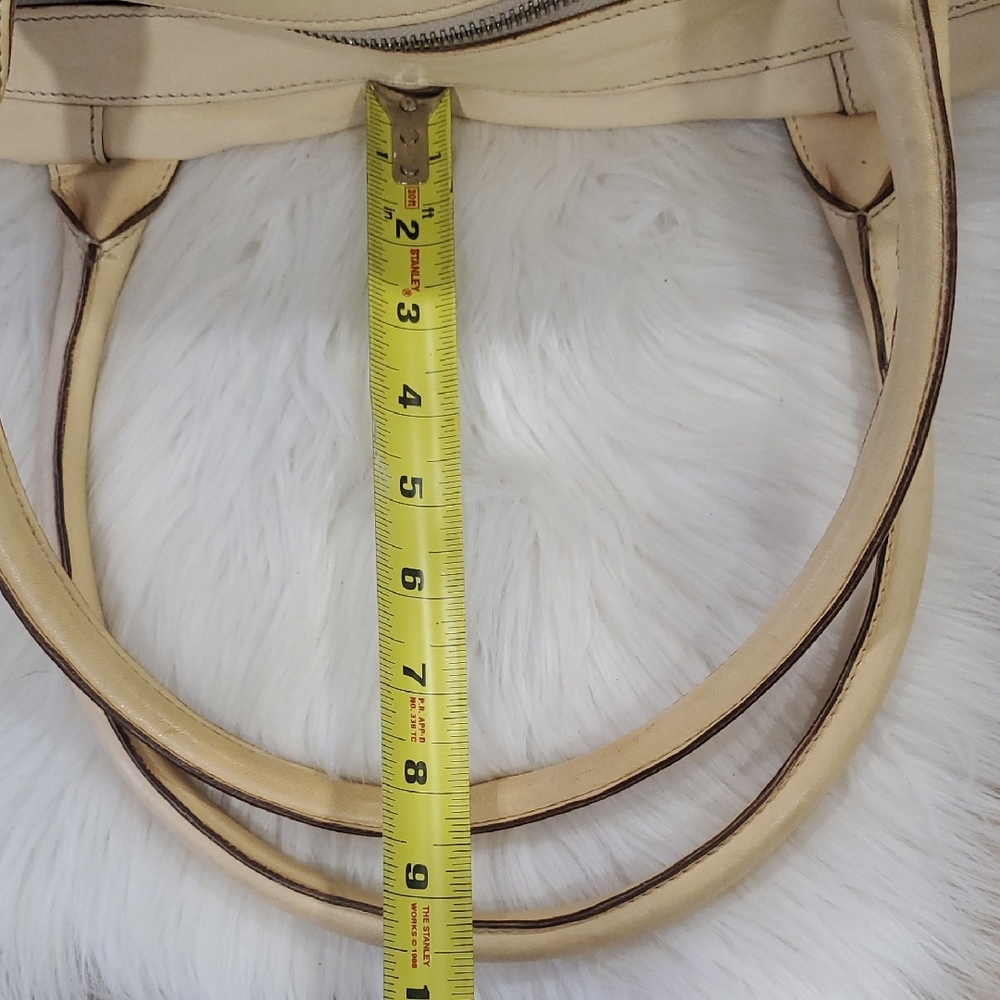 Sundance Cream Leather Shoulder Bag - Picture 10 of 13